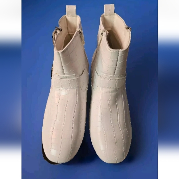 Tinstree Womens White Ankle Party Boots Bootie Zipper Buckle Size 8.5 - Picture 3 of 7